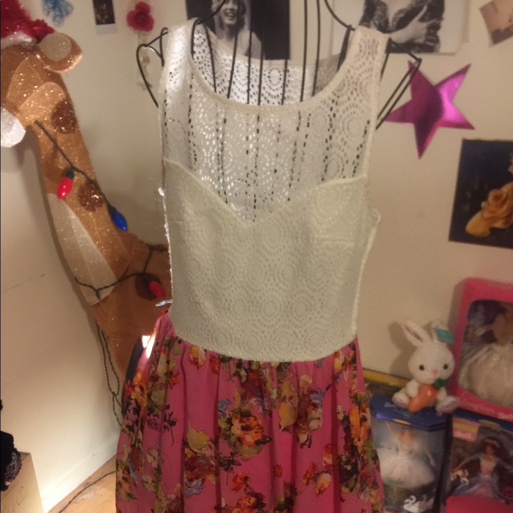 Girly high low floral dress 🌺